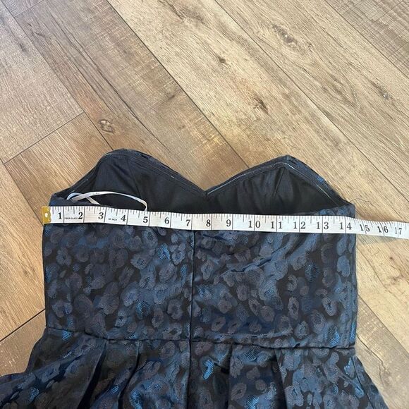 Lulus Wild About the Party Black Leopard
Jacquard Strapless Mini Dress size M - Picture 5 of 9